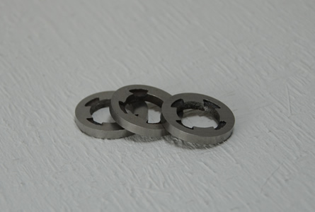 Irregular ring alnico magnet