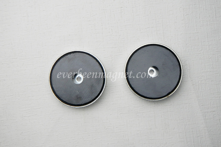 Ferrite Pot magnet with countersink